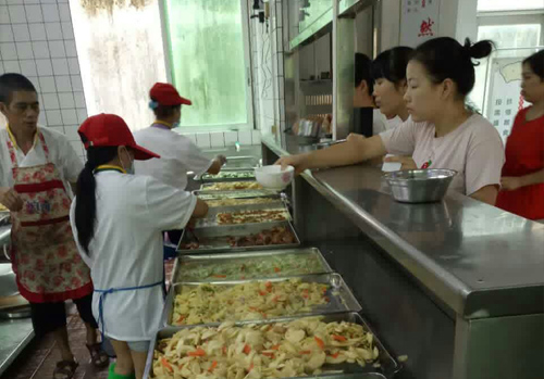 供餐现场